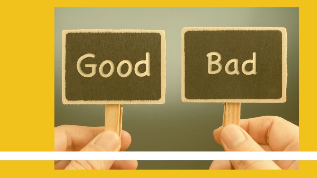 Transparenz am Arbeitsplatz; Bild zeigt kleine Wäscheklammern mit angeklebter Tafel, die einmal "Good" und einmal "Bad" sagt. Beides Gehalten von 2 Händen